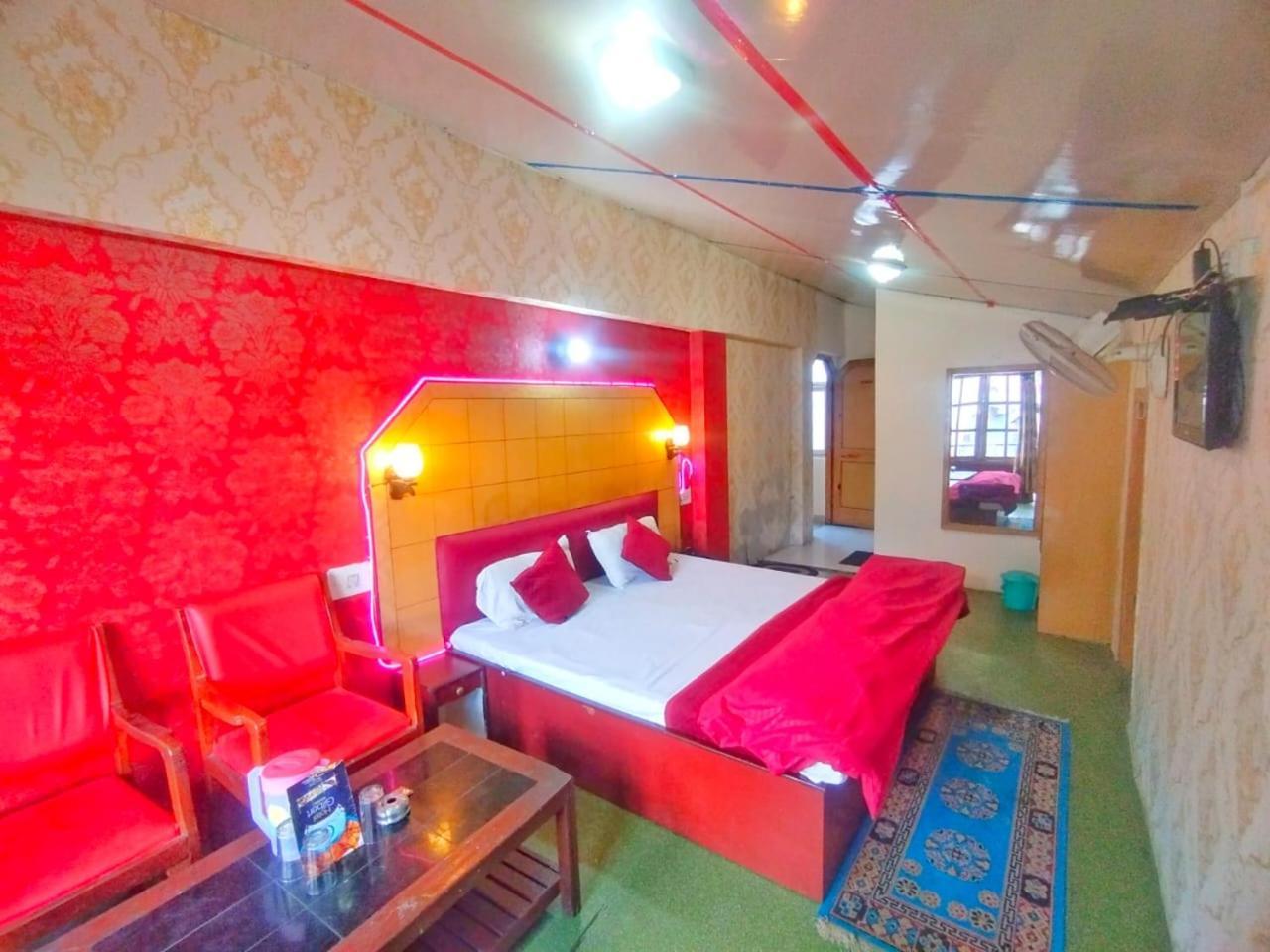 Hotel Gilbert Mountain View 마날리 외부 사진