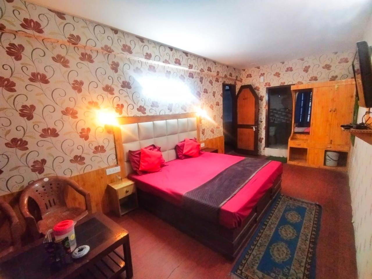 Hotel Gilbert Mountain View 마날리 외부 사진