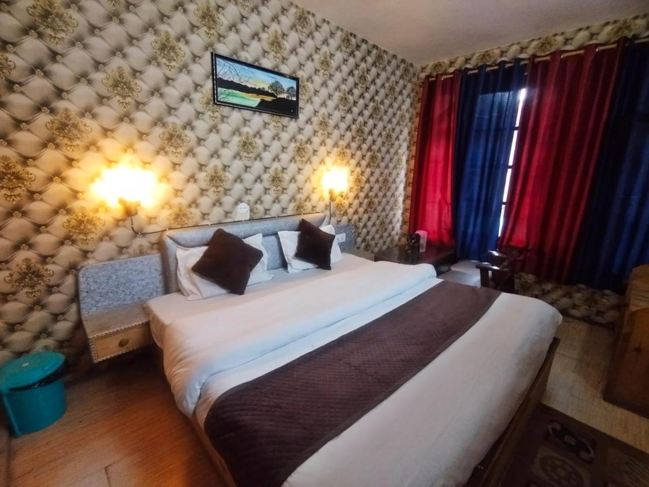 Hotel Gilbert Mountain View 마날리 외부 사진