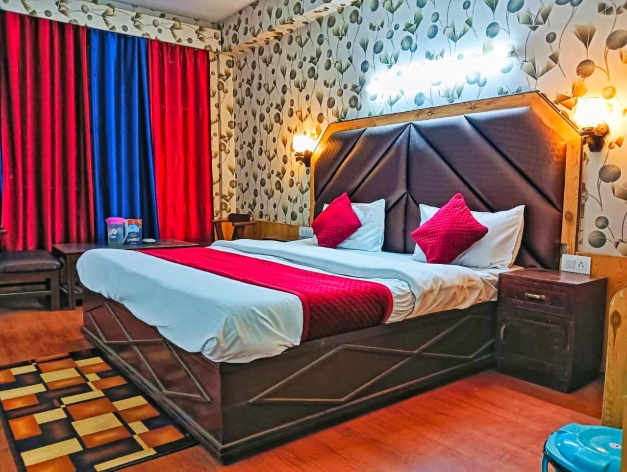 Hotel Gilbert Mountain View 마날리 외부 사진